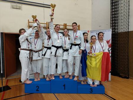 Ekione zmagovalke v borbah